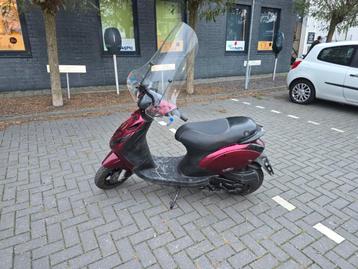 PIAGGIO ZIP 4T GEEL KENTEKEN OPKNAPPER ALLEEN HANDELAREN!! beschikbaar voor biedingen