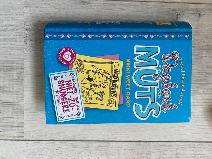 Rachel Renée Russell - Nikki weet raad, Boeken, Kinderboeken | Jeugd | 10 tot 12 jaar, Zo goed als nieuw, Ophalen of Verzenden