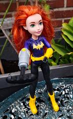 DC Super Hero BatGirl actie pop met accessoires, Ophalen of Verzenden, Gebruikt, Barbie