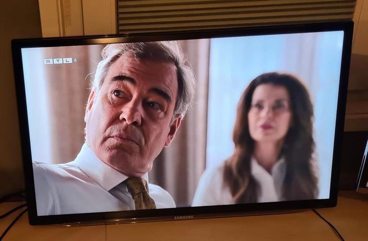 Samsung UE32ES6530S 32 inch met afstandsbediening, Audio, Tv en Foto, Beamer-accessoires, Gebruikt, Ophalen