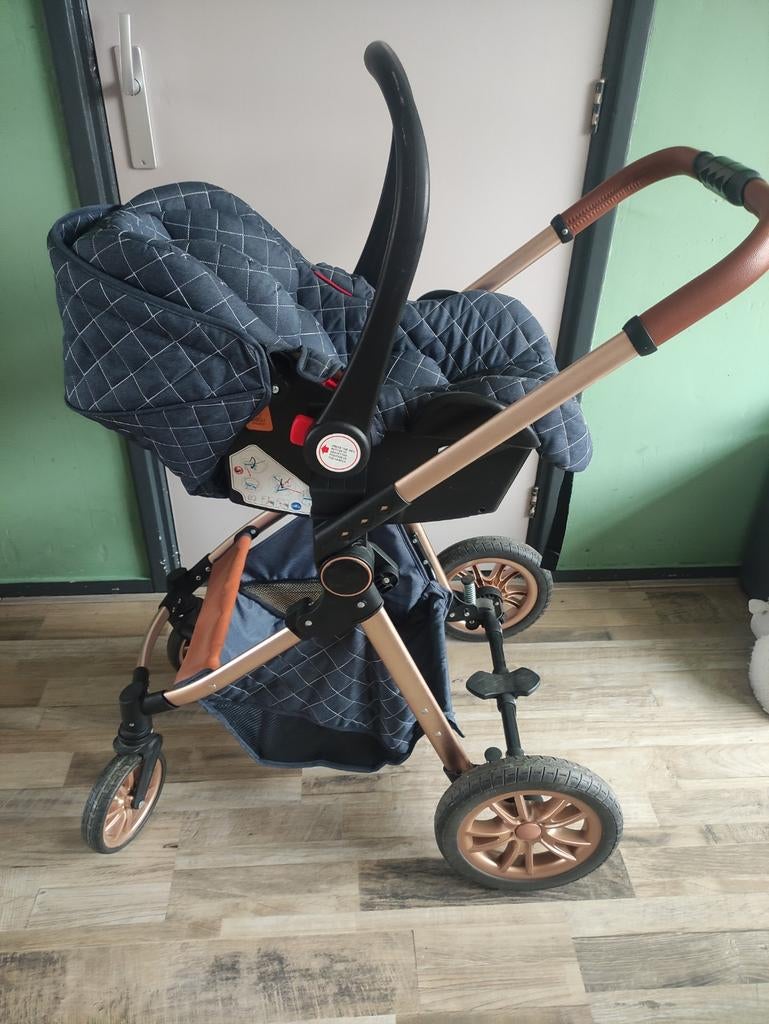 Mooie combiwagen met autostoeltje, Zo goed als nieuw, Combiwagen, Verstelbare duwstang, Ophalen