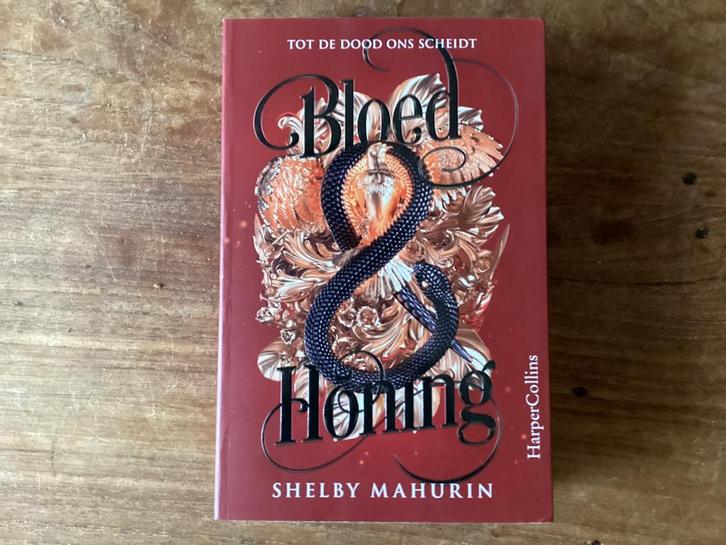 Shelby Mahurin, Bloed & Honing. Ongelezen., Boeken, Fantasy, Zo goed als nieuw, Ophalen of Verzenden