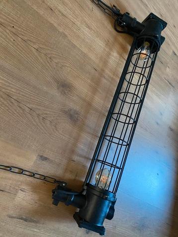 Industriële stalen buizen hanglamp beschikbaar voor biedingen