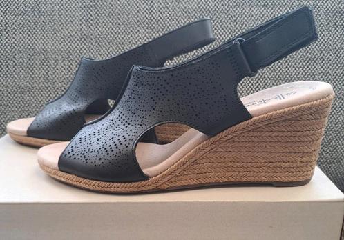 Clarks lederen dames sandalen, maat 6, zwart met sleehak, Kleding | Dames, Schoenen, Zo goed als nieuw, Sandalen of Muiltjes, Zwart