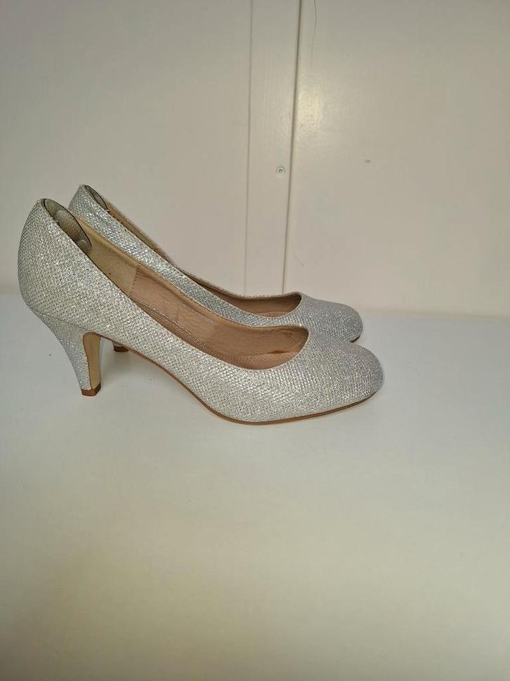 Grijze pumps met glitters maat 40 Jumex, Kleding | Dames, Schoenen, Zo goed als nieuw, Pumps, Grijs, Ophalen of Verzenden
