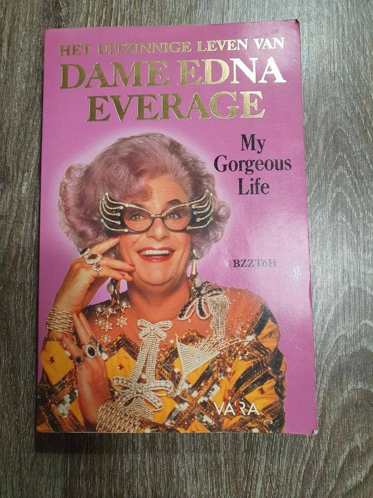 Het uitzinnige leven van Dame Edna Everage /My gorgeous life, Boeken, Biografieën, Zo goed als nieuw, Film, Tv en Media, Ophalen of Verzenden