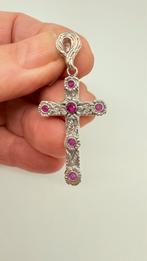 Zilveren kruisje met inleg échte robijnsteentjes., Nieuw, Ophalen of Verzenden, Zilver, Zilver