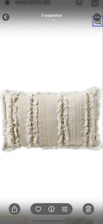 Gezocht Beige sierkussen met schelpen, Ophalen of Verzenden, Zo goed als nieuw, Beige, Rechthoekig