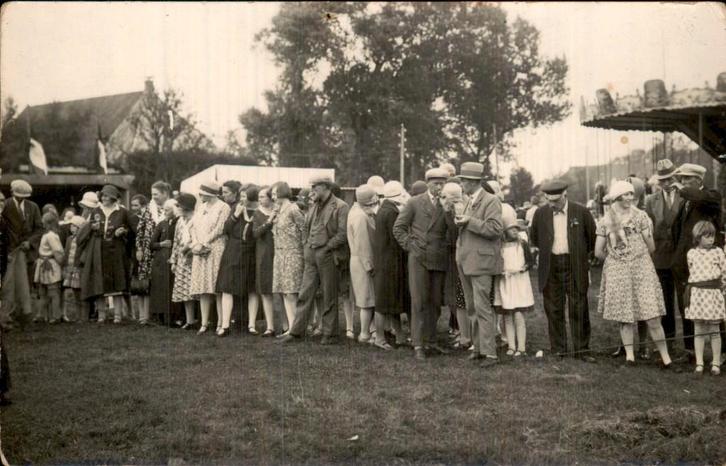 Oranjewoud - Kermis - Publiek bij draaimolen, Verzamelen, Ansichtkaarten | Nederland, Ongelopen, Friesland, 1920 tot 1940, Ophalen of Verzenden