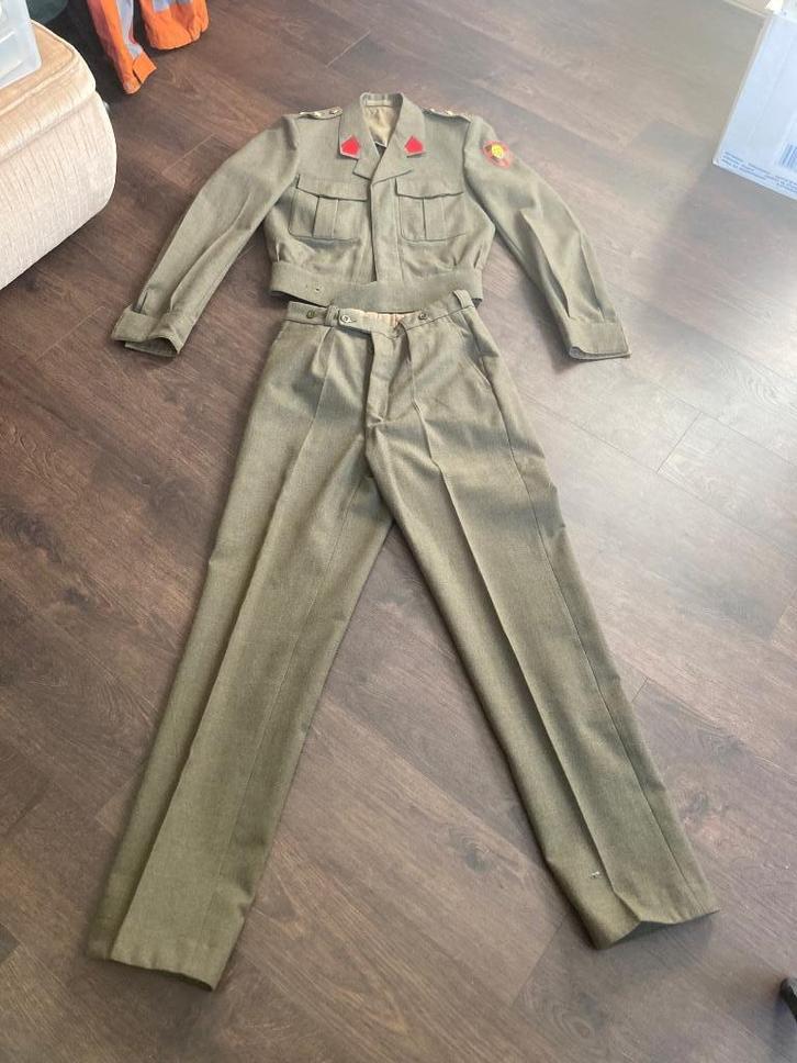 broek en jas belgisch leger, Verzamelen, Militaria | Algemeen, Landmacht, Kleding of Schoenen, Overige gebieden, Ophalen of Verzenden