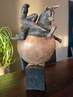 Bronzen Stier met Naakt door Wim Steins, Ophalen