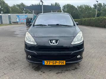 Peugeot 1007 1.4 2006 Zwart Apk Airco Rijdtperfect beschikbaar voor biedingen