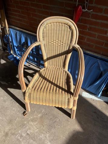 8 Terrasstoelen 1 tafel  beschikbaar voor biedingen