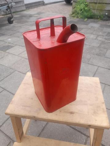 petroleum kan/blik esso beschikbaar voor biedingen