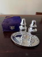 Verzilverd peper en zout stel in fluwelen kistje, Ophalen of Verzenden, Zilver