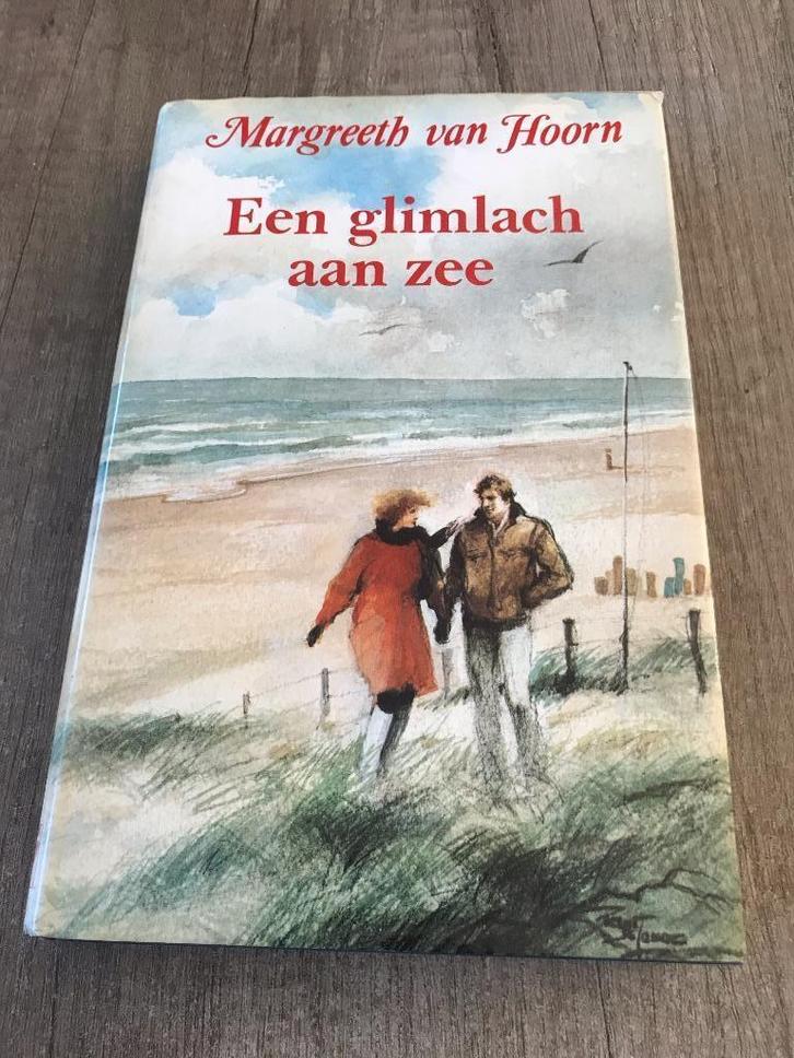 Margreeth van Hoorn - Een glimlach aan zee, Boeken, Romans, Gelezen, Ophalen of Verzenden