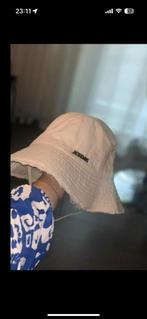 Jacquemus hoed (bucked head), Kleding | Dames, Ophalen of Verzenden, Zo goed als nieuw, One size fits all