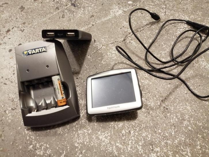SETJE APPARATUUR POWERBANK, TOM TOM NAVIGATIE, BATTERIJLADER, Verzamelen, Elektronische Apparatuur, Overige typen, Verzenden