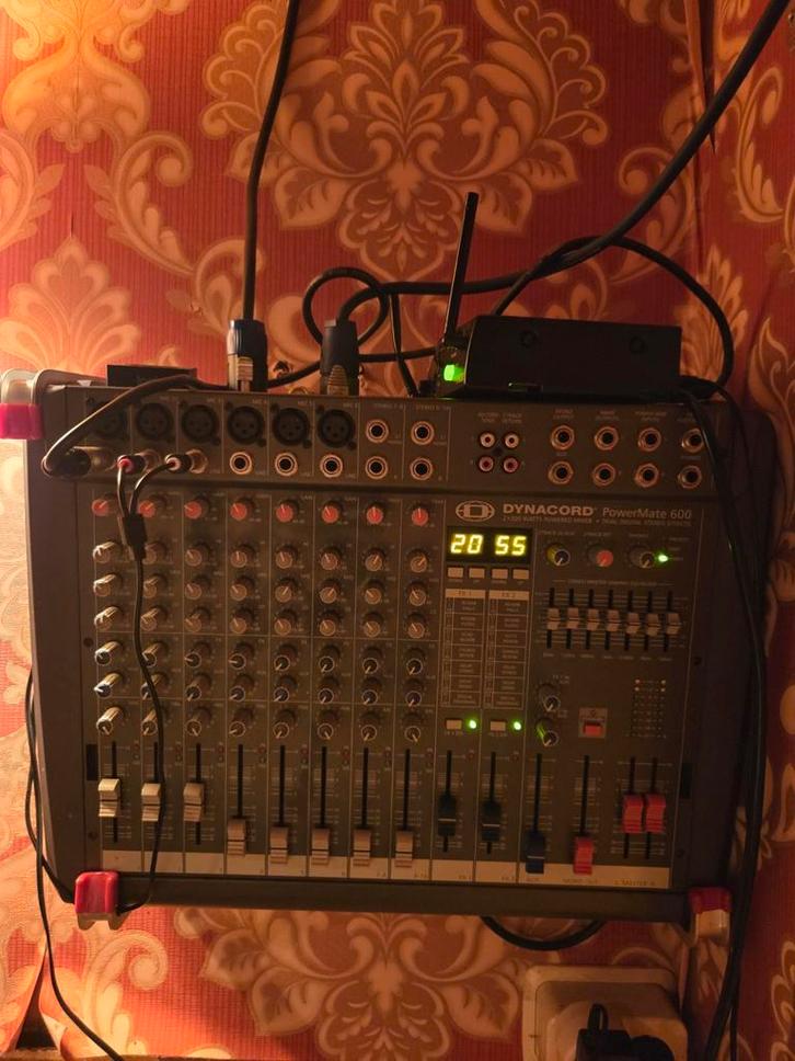 Dynacord PowerMate 600 Mengpaneel 2x300 wat versterkers, Muziek en Instrumenten, Mengpanelen, Gebruikt, 10 tot 20 kanalen, Microfooningang