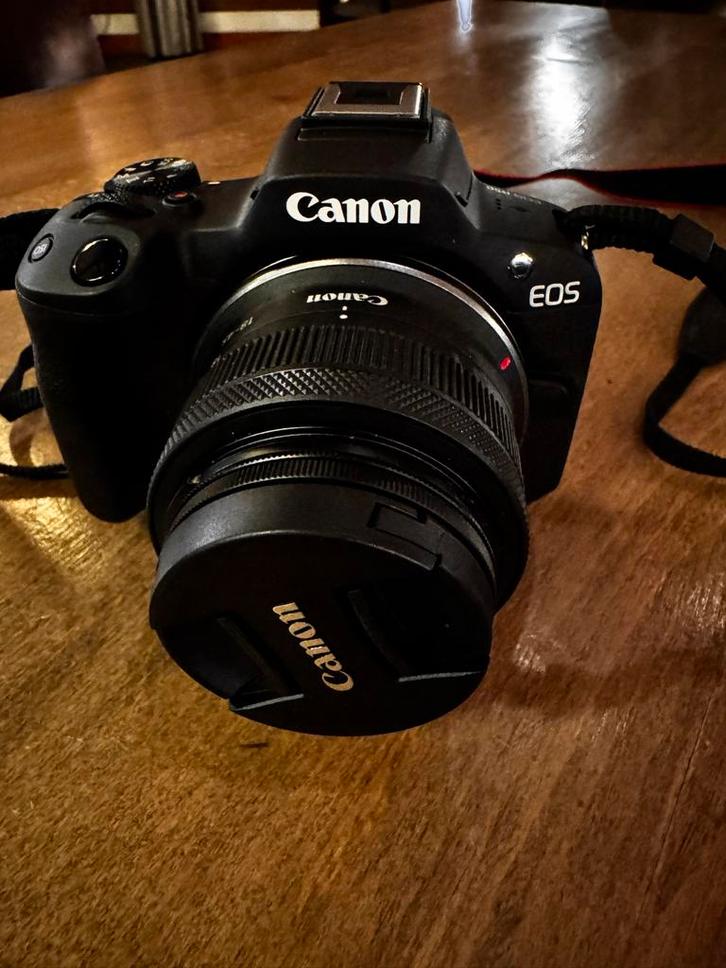 Canon R50 + RF 50mm & 18-45mm + Extra's (Nieuwstaat), Audio, Tv en Foto, Fotocamera's Digitaal, Zo goed als nieuw, Canon, Ophalen of Verzenden