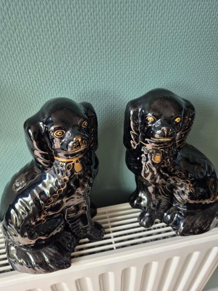 Set van twee vintage zwarte Staffordshire hondjes antiek, Antiek en Kunst, Antiek | Keramiek en Aardewerk, Ophalen of Verzenden