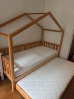 Kinderbed huisje met logeerbed, incl 2 matrassen, ZGAN, Ophalen, 85 tot 100 cm, Zo goed als nieuw, Matras