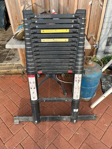 Aluminium ladder beschikbaar voor biedingen