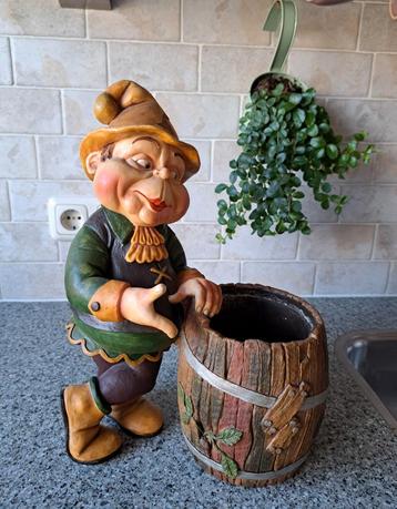 Laaf Loof met houten ton wijnvat bloempot Originele Efteling beschikbaar voor biedingen