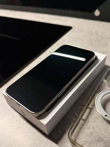 1 jaar oud iPhone 16 pro Max 256GB Natural Titanium met bon beschikbaar voor biedingen