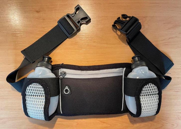 NIEUWE hardloopheupbelt met 2 bidons en 2 opbergvakjes, Sport en Fitness, Loopsport en Atletiek, Nieuw, Overige typen, Overige sporten