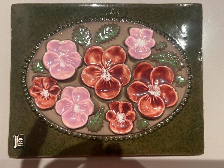 Jie Gantofta Wandtegel met Bloemen, Antiek en Kunst, Antiek | Wandborden en Tegels, Ophalen of Verzenden