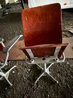 Kerkstoeltjes / Lesstoeltjes - Joodse Kerk, Huis en Inrichting, Stoelen, Ophalen, Gebruikt, Bruin, Vijf, Zes of meer stoelen