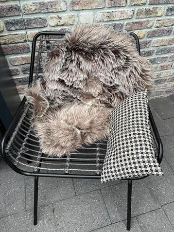 Tuinstoel beschikbaar voor biedingen