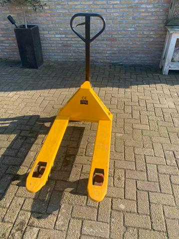 Pompwagen te huur. beschikbaar voor biedingen