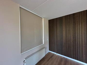 Rolgordijnen lichtdoorlatend / verduisterend div. kleuren beschikbaar voor biedingen