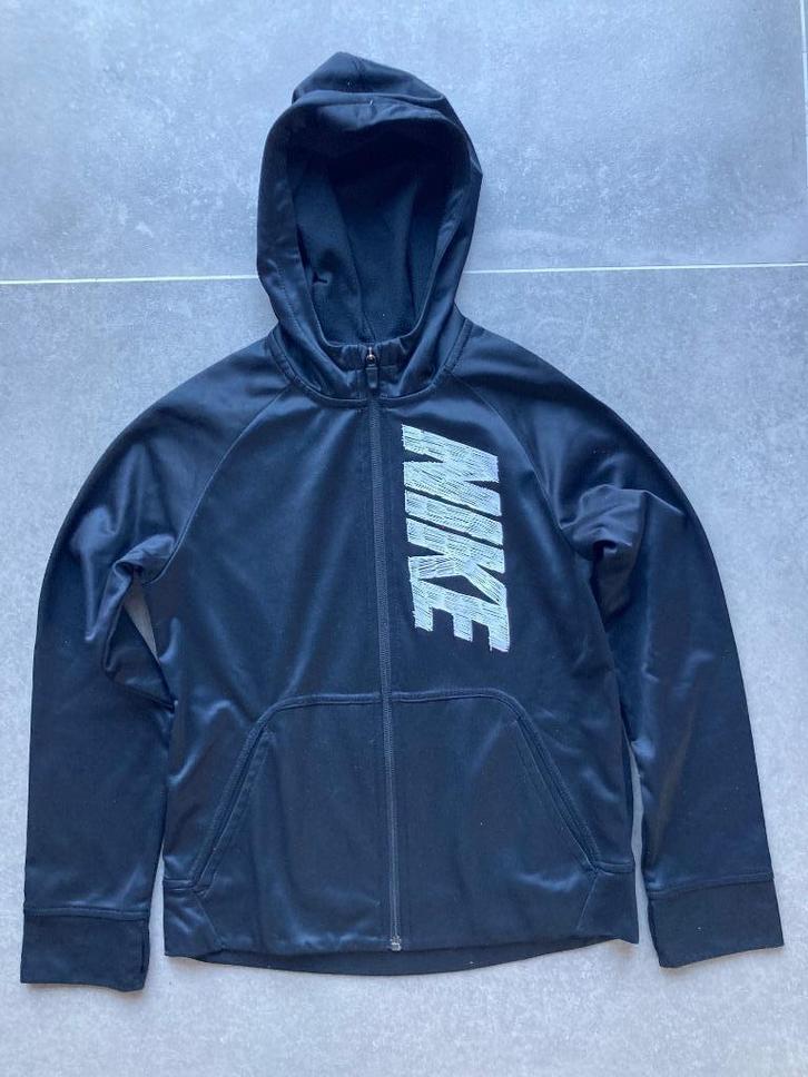 Vest jongens met capuchon Nike zwart maat M (137-147), Kinderen en Baby's, Kinderkleding | Maat 146, Zo goed als nieuw, Jongen