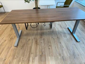 Sta zit buro 80 x 200 beschikbaar voor biedingen