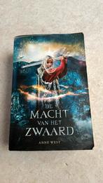 Anne West - De macht van het zwaard, Ophalen of Verzenden, Gelezen, Anne West