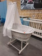 Verrijdbare witte rotan wieg, Ophalen, Gebruikt, Wieg