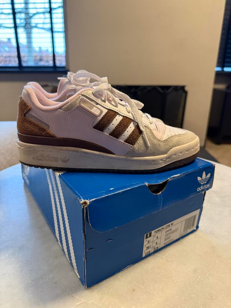 Adidas forum low chocolate for my strawberries 36 2/3, Kleding | Dames, Schoenen, Ophalen of Verzenden, Zo goed als nieuw, Bruin