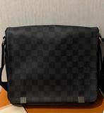 Louis Vuitton District PM NM Crossbody tas, Sieraden, Tassen en Uiterlijk, Tassen | Schoudertassen, Overige merken, Zwart, Ophalen of Verzenden
