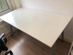 IKEA THYGE bureau wit grijs 160 x 80 cm + gratis kabelgoot, Huis en Inrichting, Bureaus, In hoogte verstelbaar, Zo goed als nieuw
