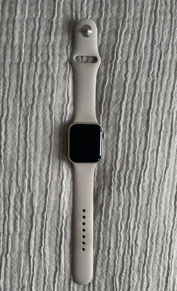 Apple Watch SE 2022 Starlight beschikbaar voor biedingen