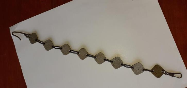 muntenarmband of horlogeketting, Sieraden, Tassen en Uiterlijk, Armbanden, Gebruikt, Overige materialen, Grijs, Ophalen of Verzenden