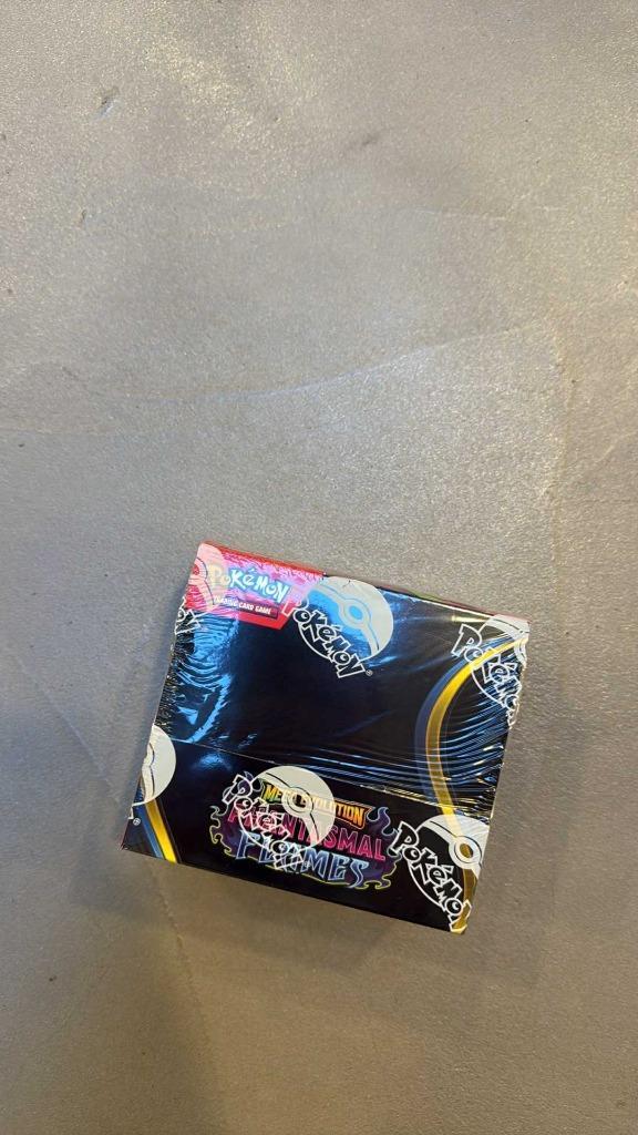 Pokemon Phantasmal Flames Boosterbox, Hobby en Vrije tijd, Verzamelkaartspellen | Pokémon, Nieuw, Boosterbox, Foil, Ophalen of Verzenden