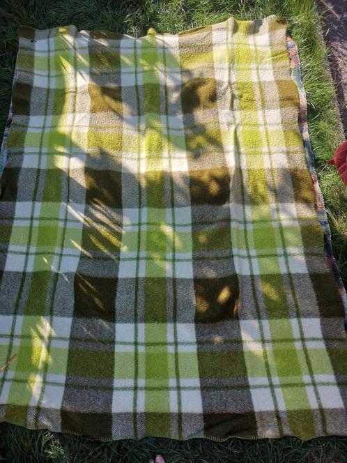 wollen vintage deken 135 x 180 cm, Huis en Inrichting, Woonaccessoires | Plaids en Woondekens, Gebruikt, Ophalen of Verzenden