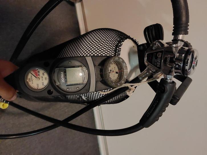 Mares Abyss MR22 ademautomaat + Suunto Favor console, Watersport en Boten, Duiken, Gebruikt, Overige typen, Ophalen of Verzenden