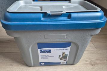 Voederton dier maat S beschikbaar voor biedingen