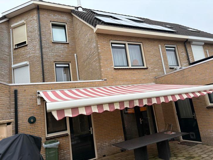 Knikarm zonnescherm te koop, ca 5,5 meter breed, Tuin en Terras, Zonneschermen, Gebruikt, Knikarmscherm, 150 tot 300 cm, 450 cm of meer