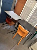 Vintage lessenaar / bureau / schooltafel, Ophalen, Studio Larilo, Studiolarilo@gmail.com, Bureau